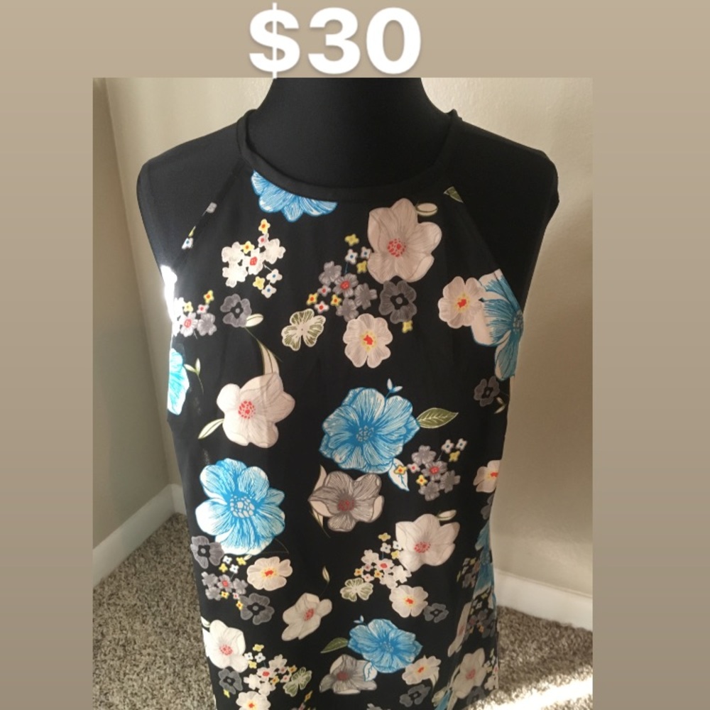 Floral Blouse size (Small)